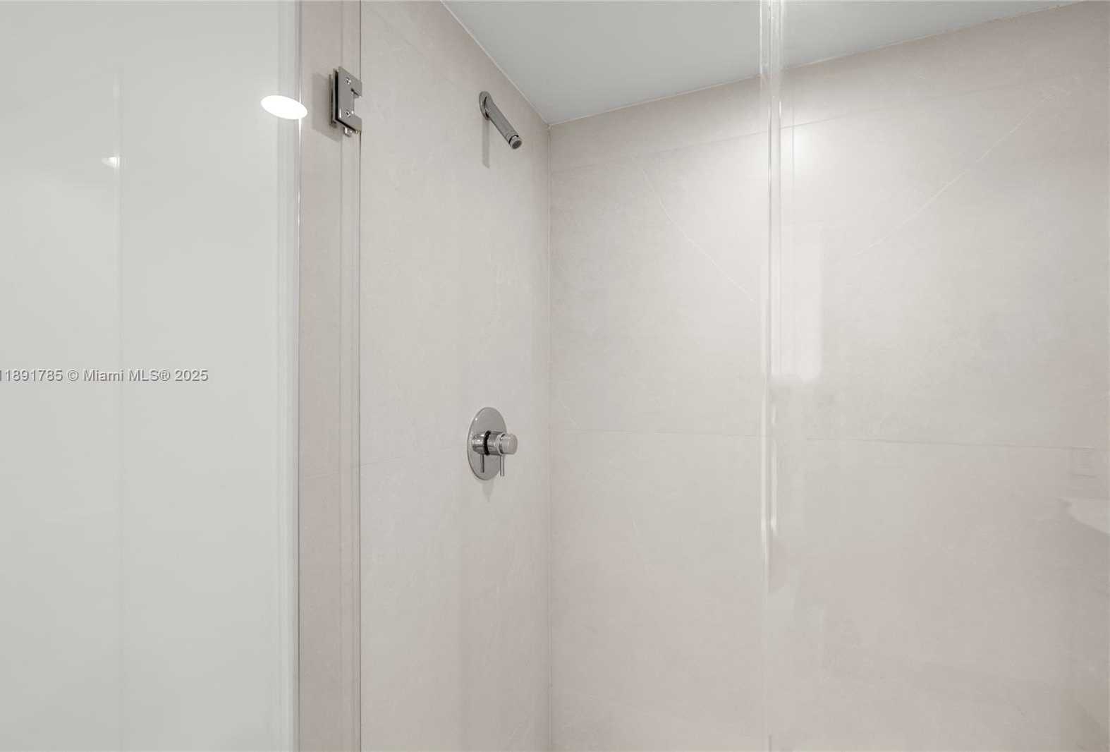 Small Image of 485 BRICKELL AVE #4410, Miami Number 54