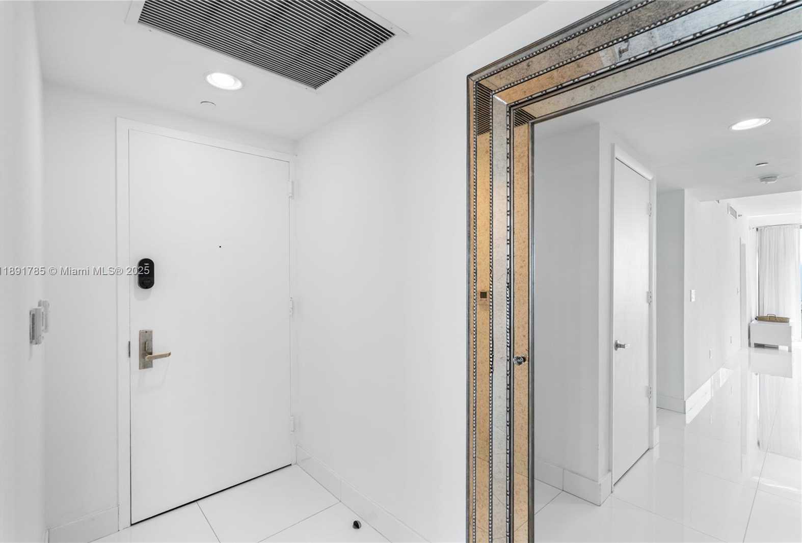 Small Image of 485 BRICKELL AVE #4410, Miami Number 55