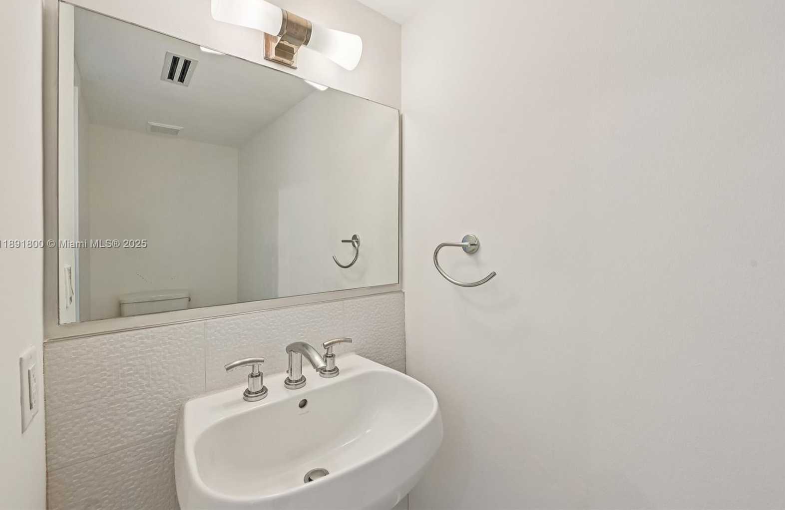 Small Image of 6301 COLLINS AVE #2203, Miami Beach Number 20