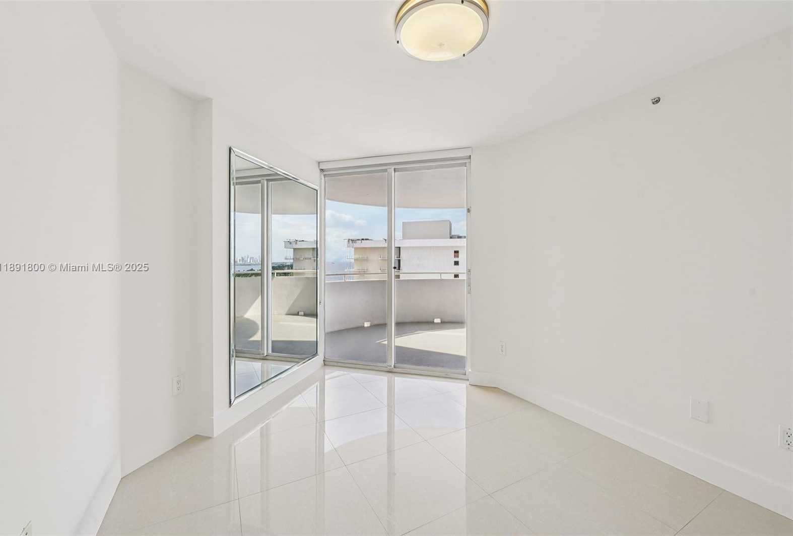 Small Image of 6301 COLLINS AVE #2203, Miami Beach Number 23