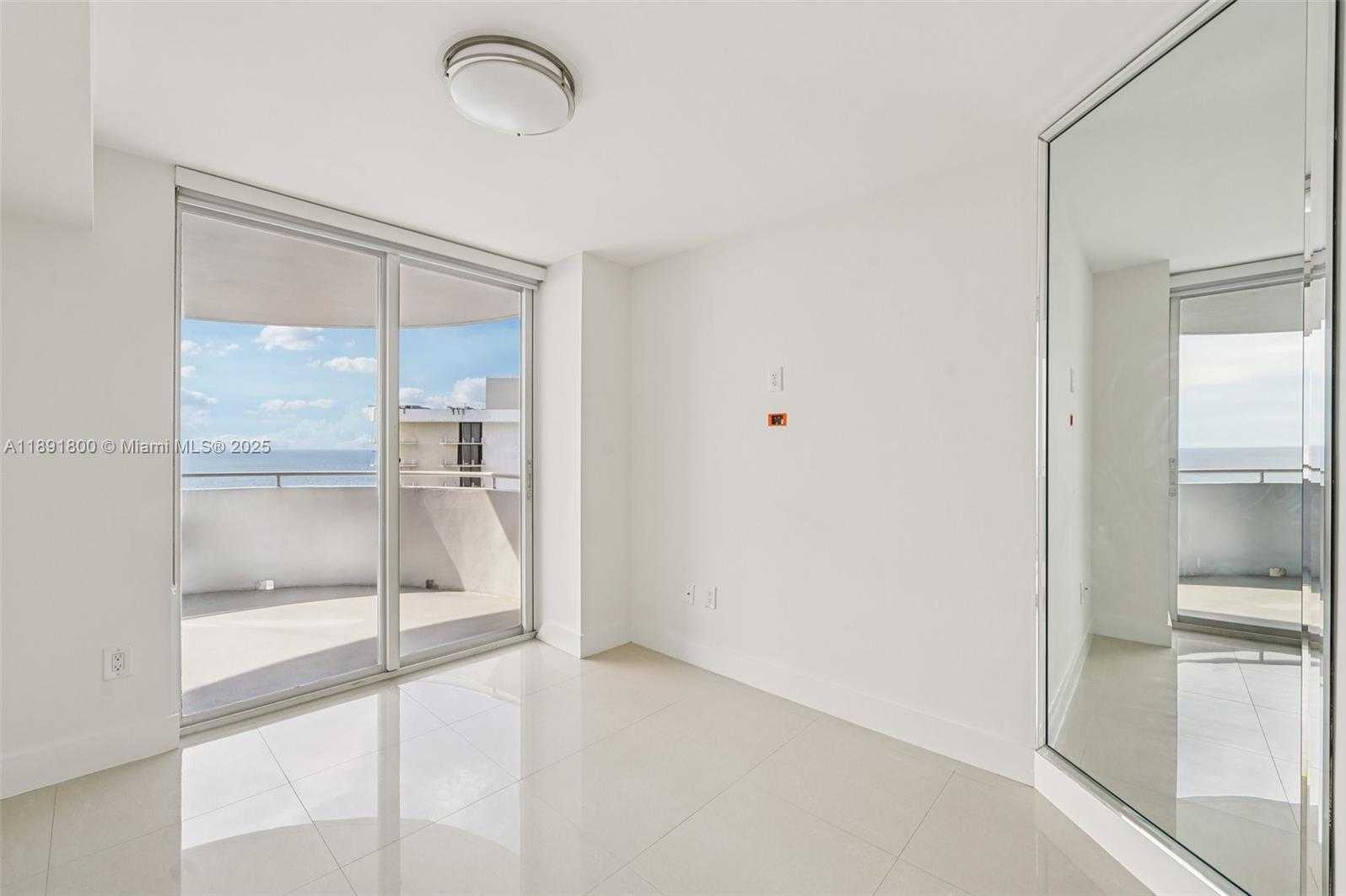 Small Image of 6301 COLLINS AVE #2203, Miami Beach Number 25