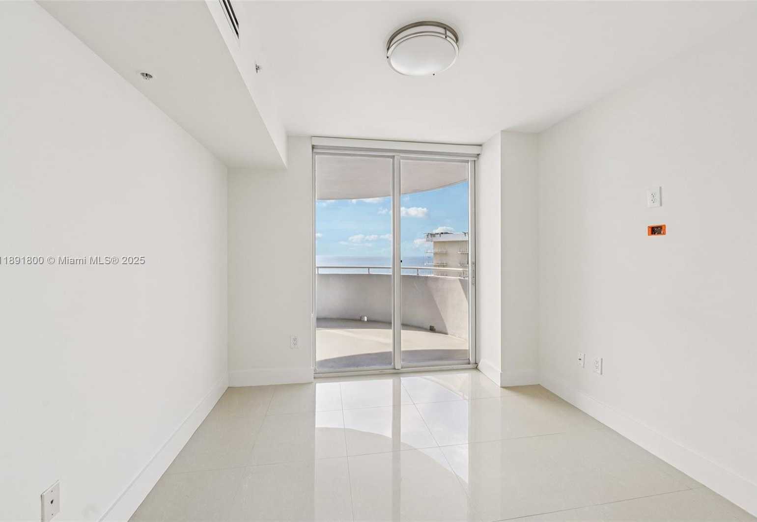 Small Image of 6301 COLLINS AVE #2203, Miami Beach Number 26