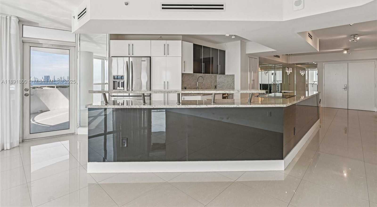 Small Image of 6301 COLLINS AVE #2203, Miami Beach Number 8