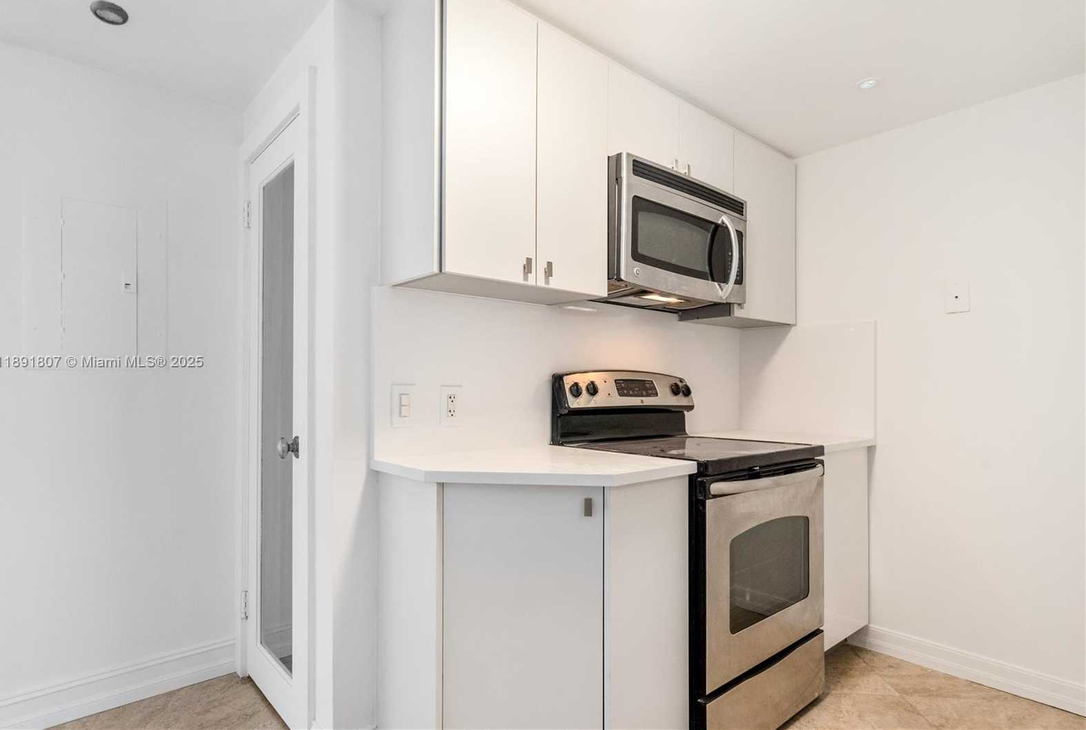 Small Image of 701 BRICKELL KEY BLVD #1411, Miami Number 7