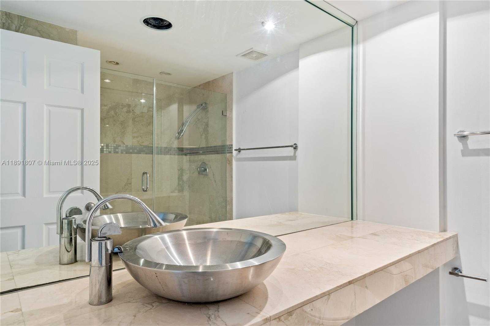 Small Image of 701 BRICKELL KEY BLVD #1411, Miami Number 9
