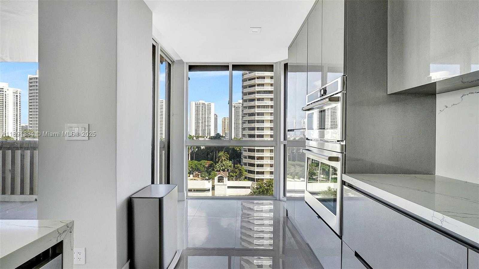 Small Image of 1000 ISLAND BLVD #1004, Aventura Number 13