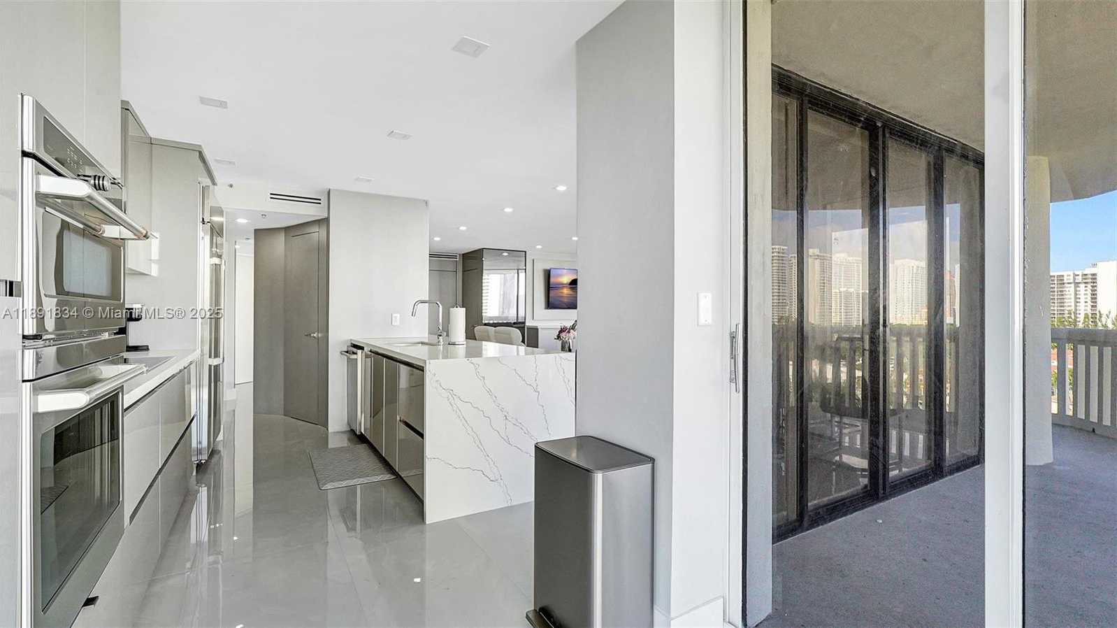 Small Image of 1000 ISLAND BLVD #1004, Aventura Number 14
