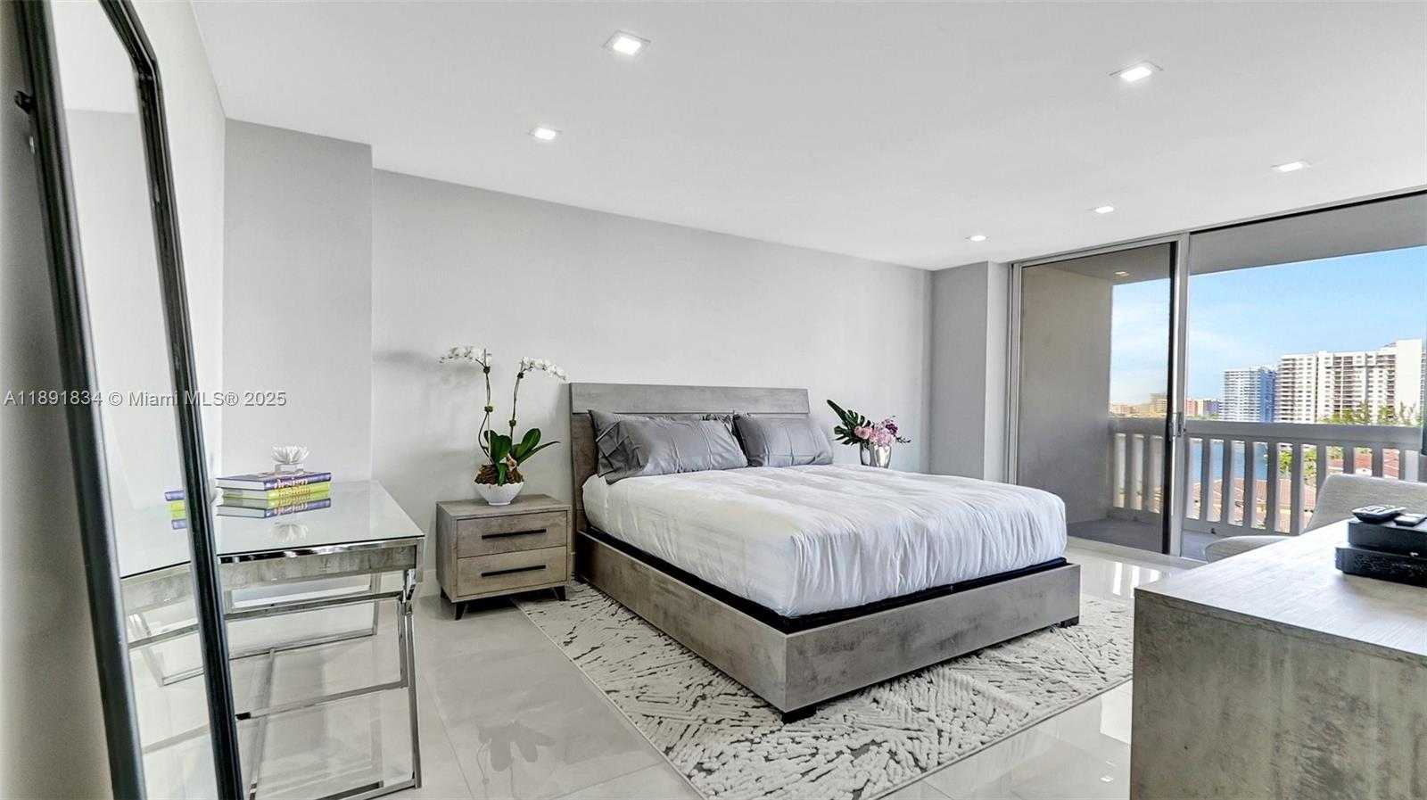 Small Image of 1000 ISLAND BLVD #1004, Aventura Number 23
