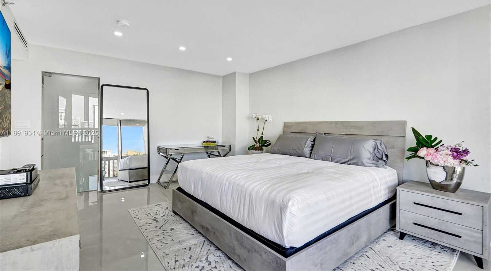 Small Image of 1000 ISLAND BLVD #1004, Aventura Number 24