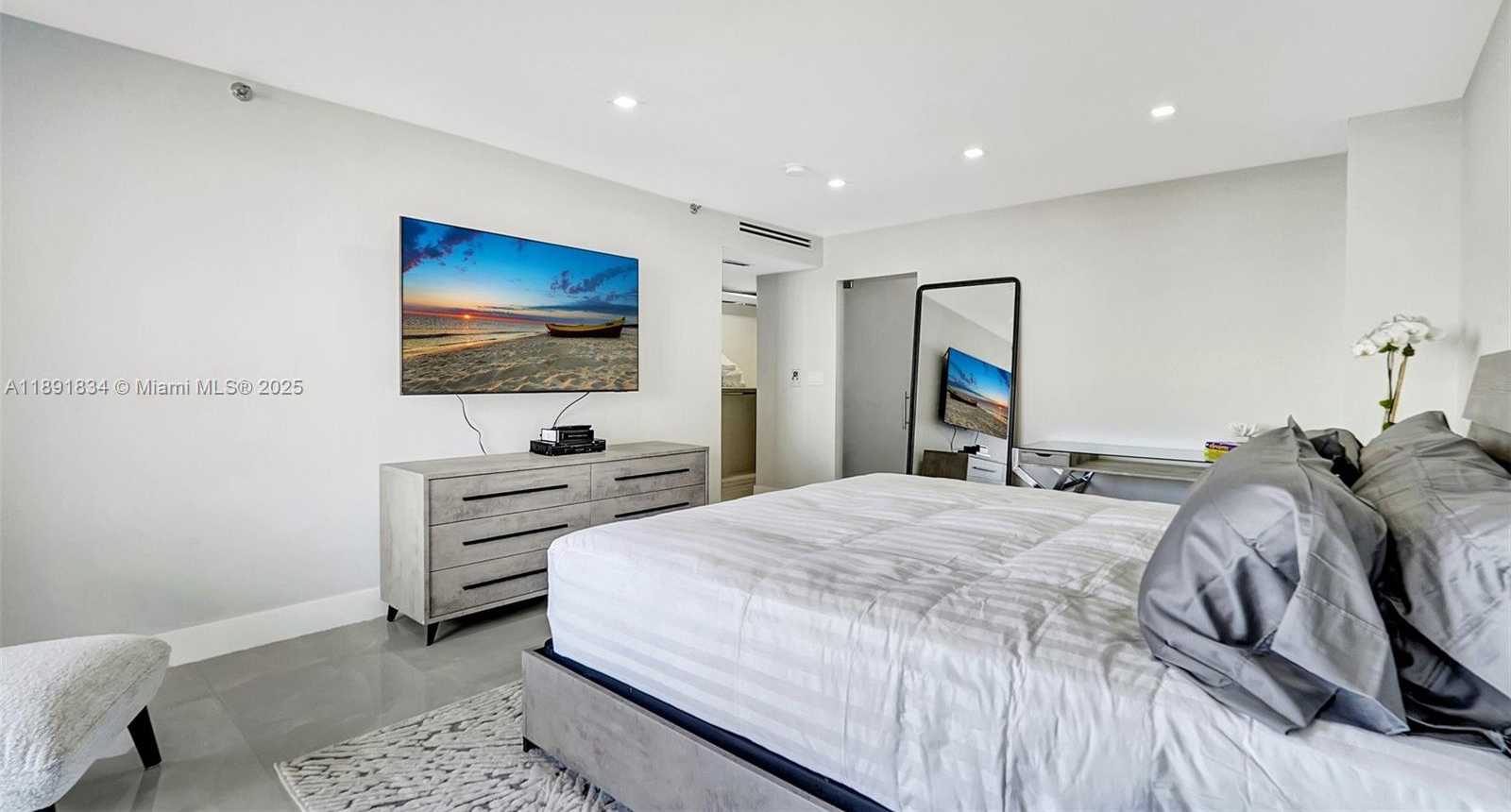 Small Image of 1000 ISLAND BLVD #1004, Aventura Number 25