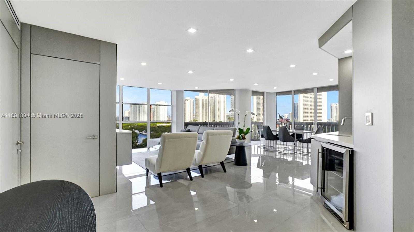 Small Image of 1000 ISLAND BLVD #1004, Aventura Number 3