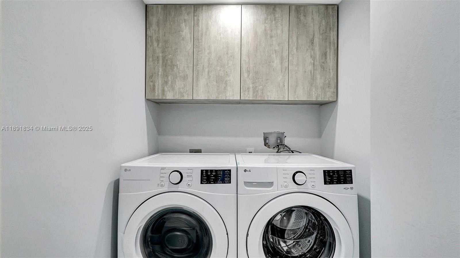 Small Image of 1000 ISLAND BLVD #1004, Aventura Number 32