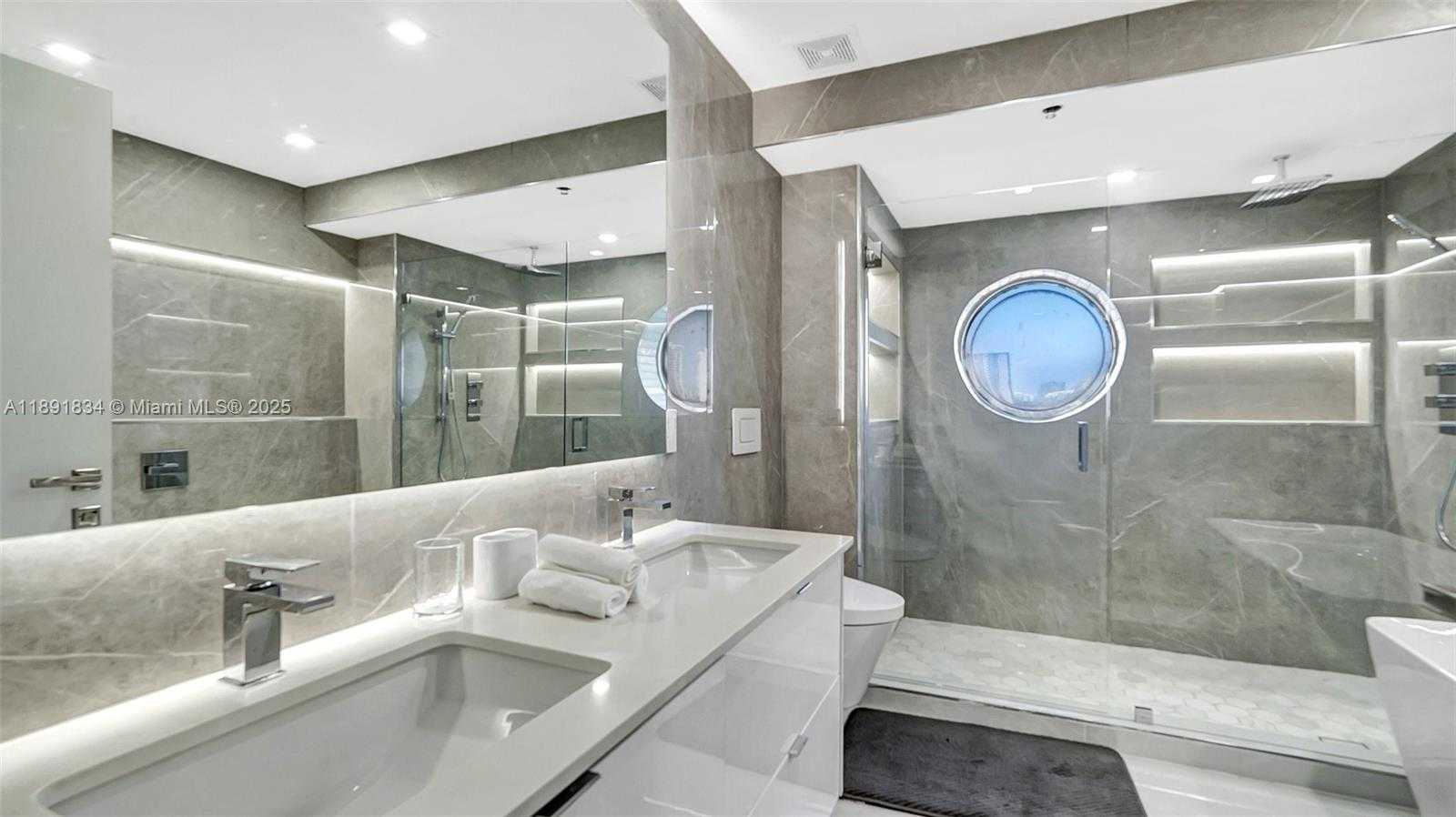 Small Image of 1000 ISLAND BLVD #1004, Aventura Number 33