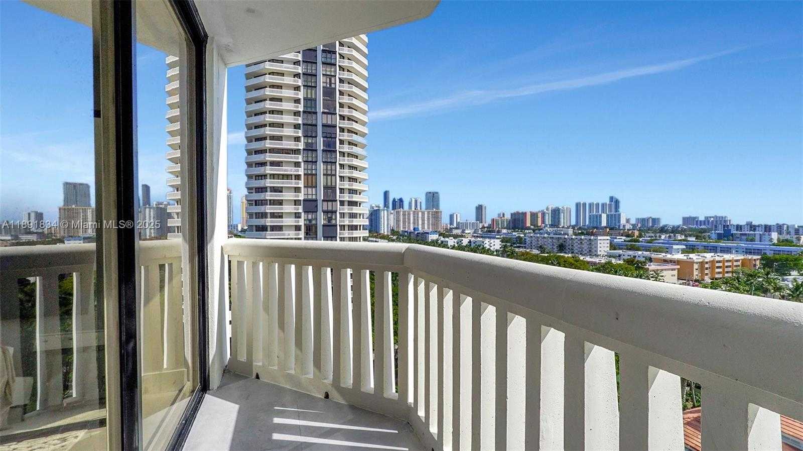 Small Image of 1000 ISLAND BLVD #1004, Aventura Number 39