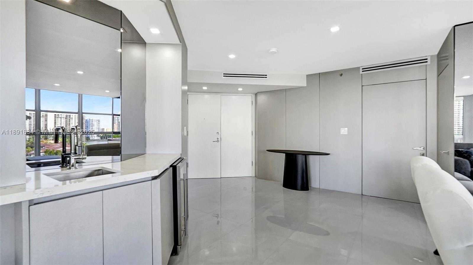 Small Image of 1000 ISLAND BLVD #1004, Aventura Number 5