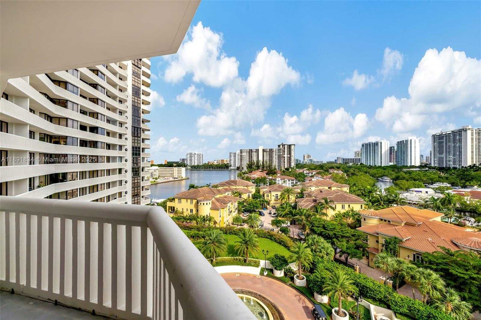 Small Image of 1000 ISLAND BLVD #1004, Aventura Number 50