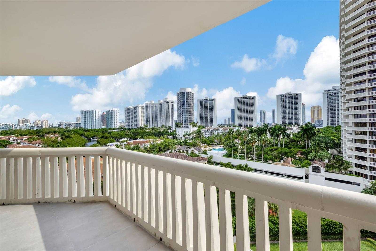 Small Image of 1000 ISLAND BLVD #1004, Aventura Number 55