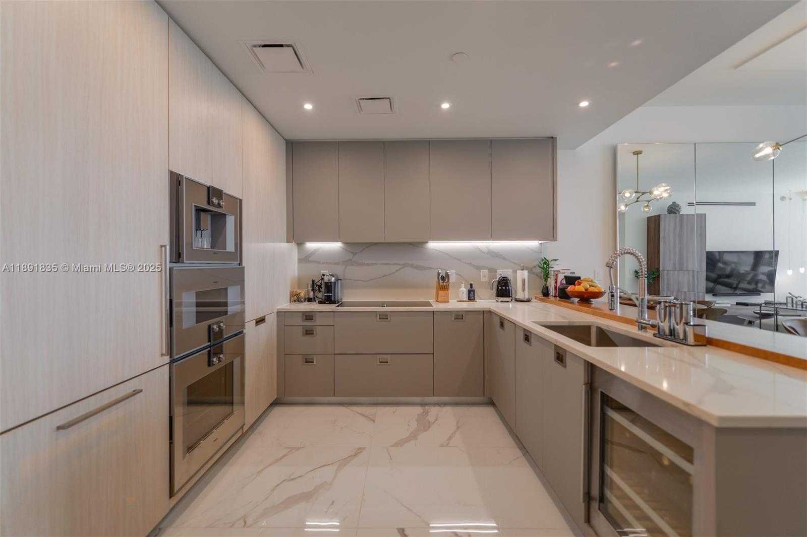 Small Image of 15701 COLLINS AVE #4203, Sunny Isles Beach Number 10