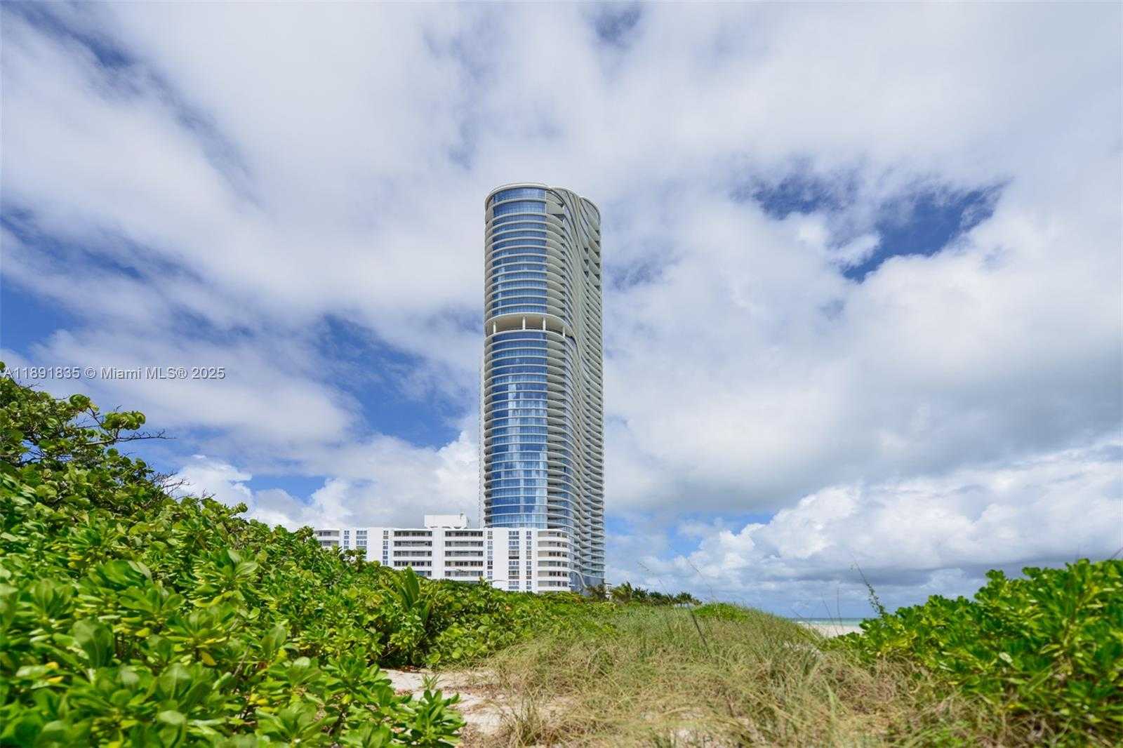 Small Image of 15701 COLLINS AVE #4203, Sunny Isles Beach Number 5