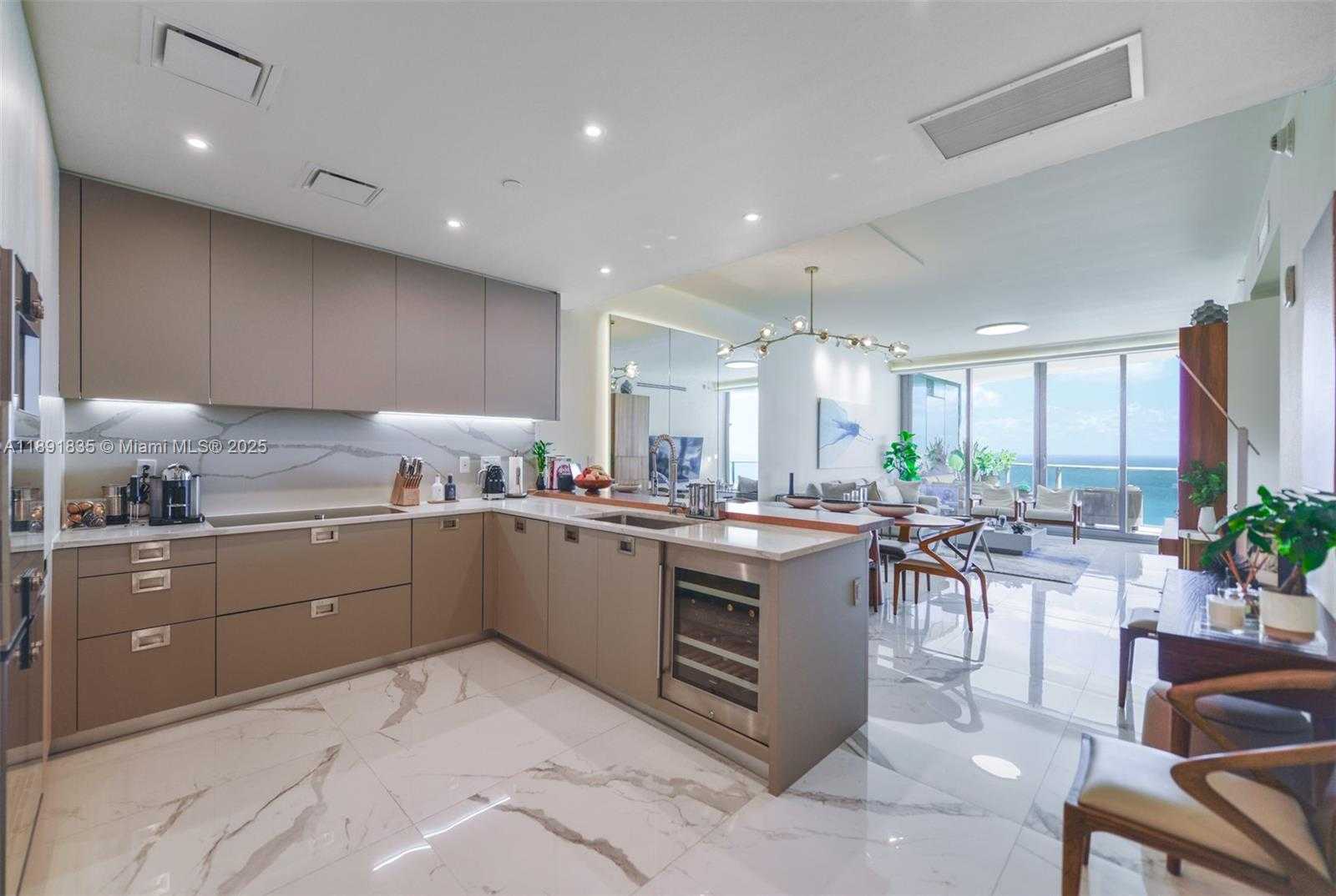 Small Image of 15701 COLLINS AVE #4203, Sunny Isles Beach Number 8