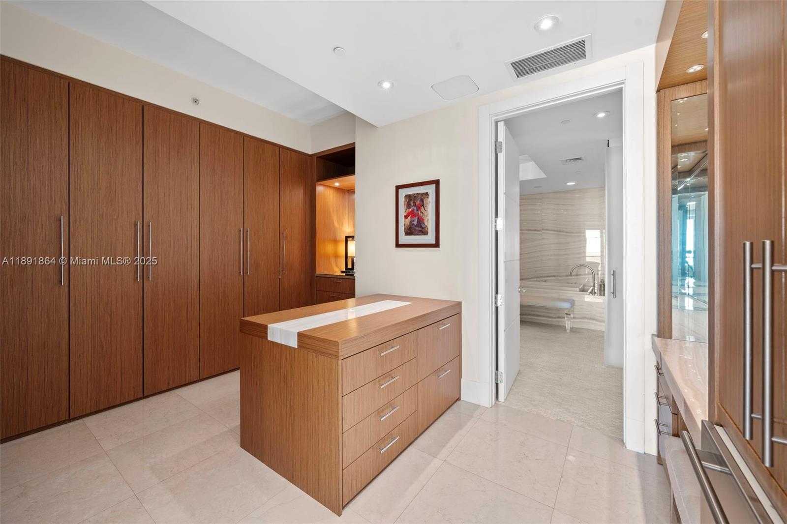 Small Image of 9705 COLLINS AVE #1402N, Bal Harbour Number 14