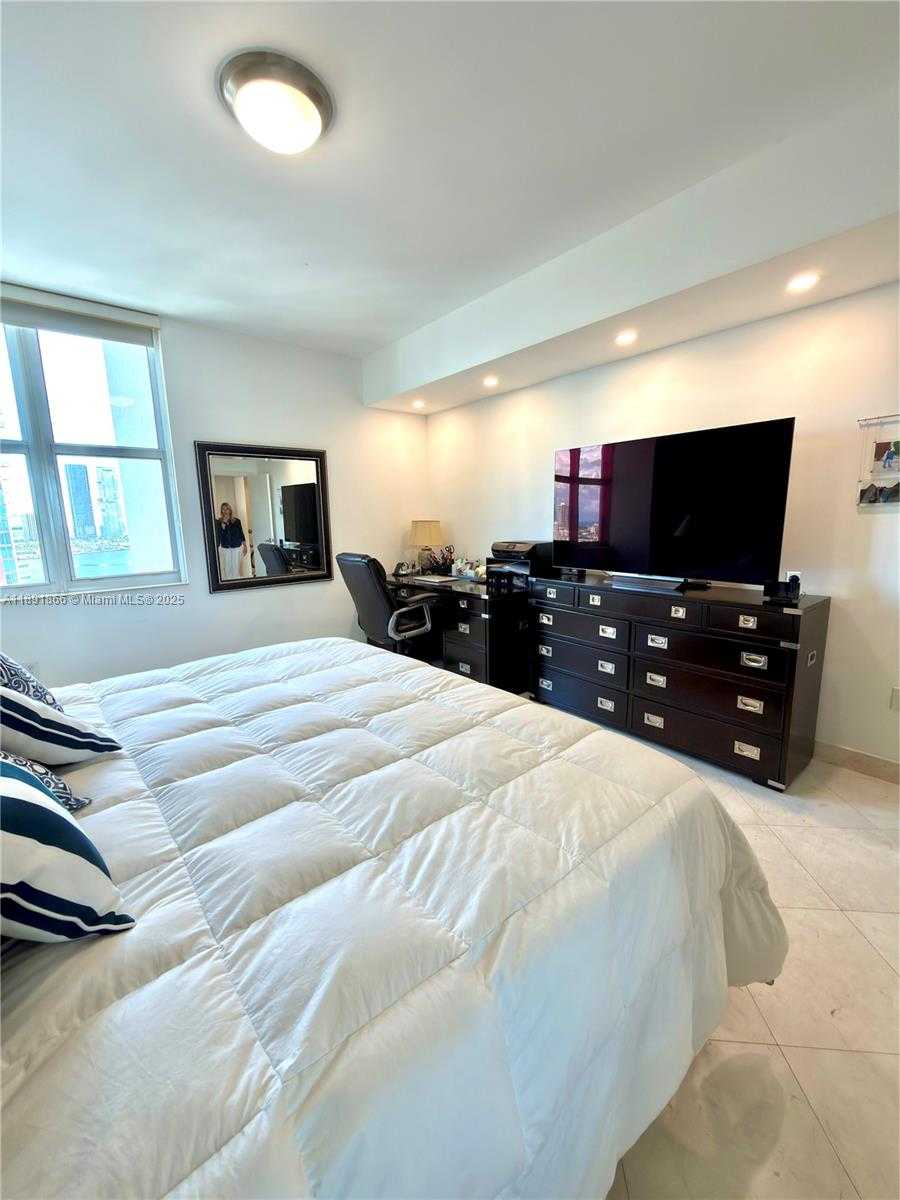 Small Image of 3330 NORTH EAST 190TH ST #1610, Aventura Number 21