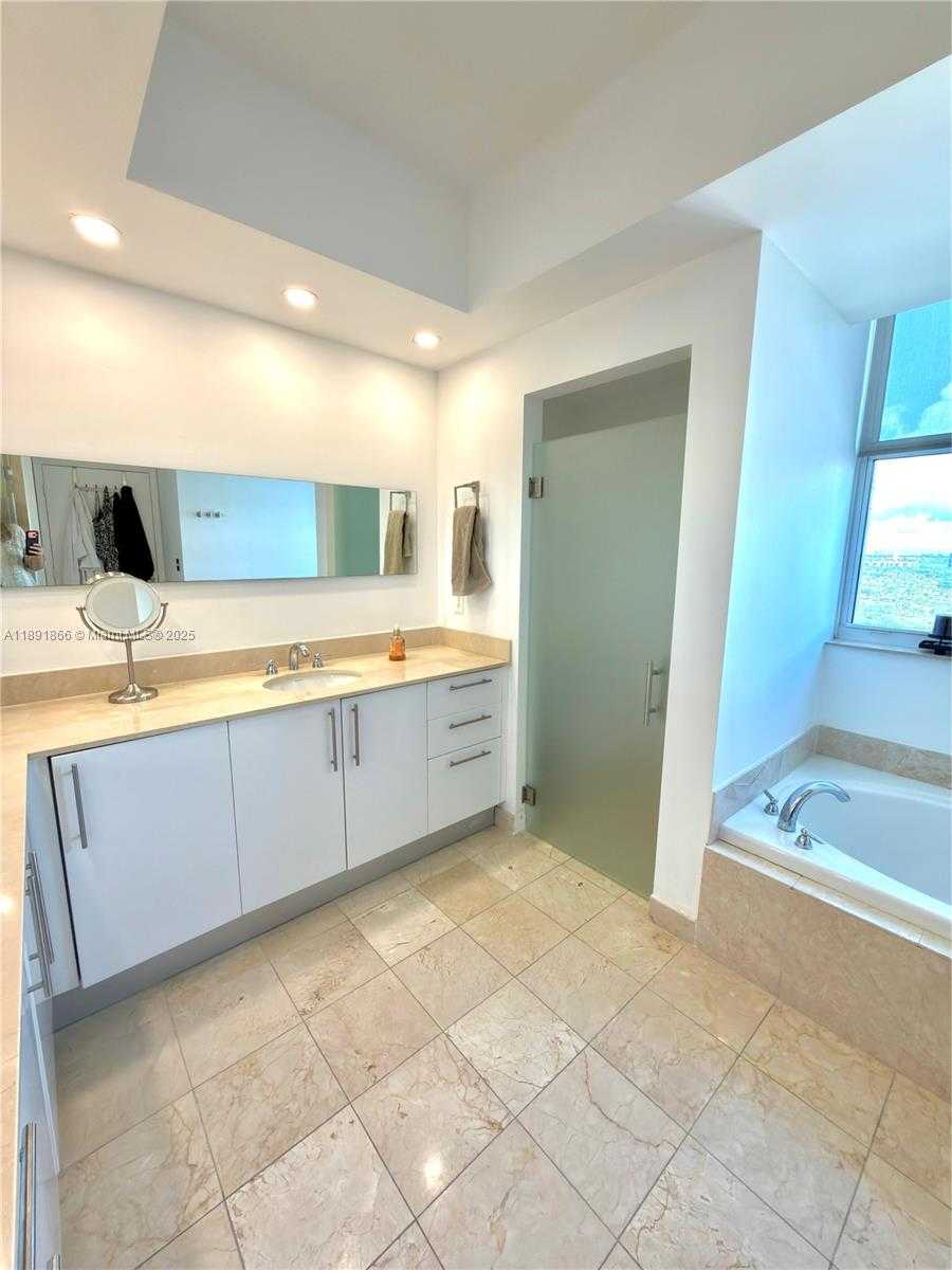 Small Image of 3330 NORTH EAST 190TH ST #1610, Aventura Number 25