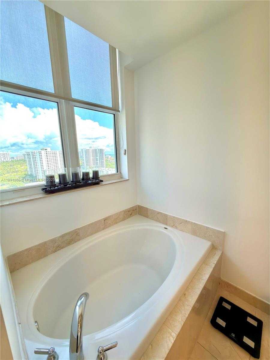 Small Image of 3330 NORTH EAST 190TH ST #1610, Aventura Number 27