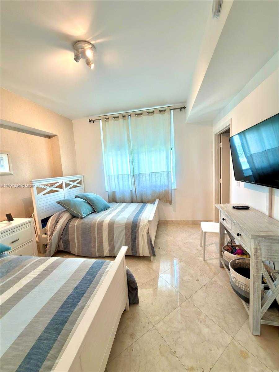 Small Image of 3330 NORTH EAST 190TH ST #1610, Aventura Number 29