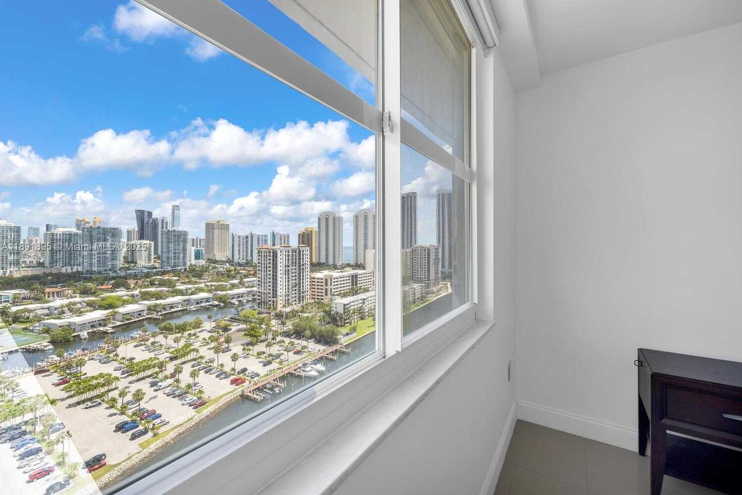 Small Image of 500 BAYVIEW DR #2119, Sunny Isles Beach Number 11