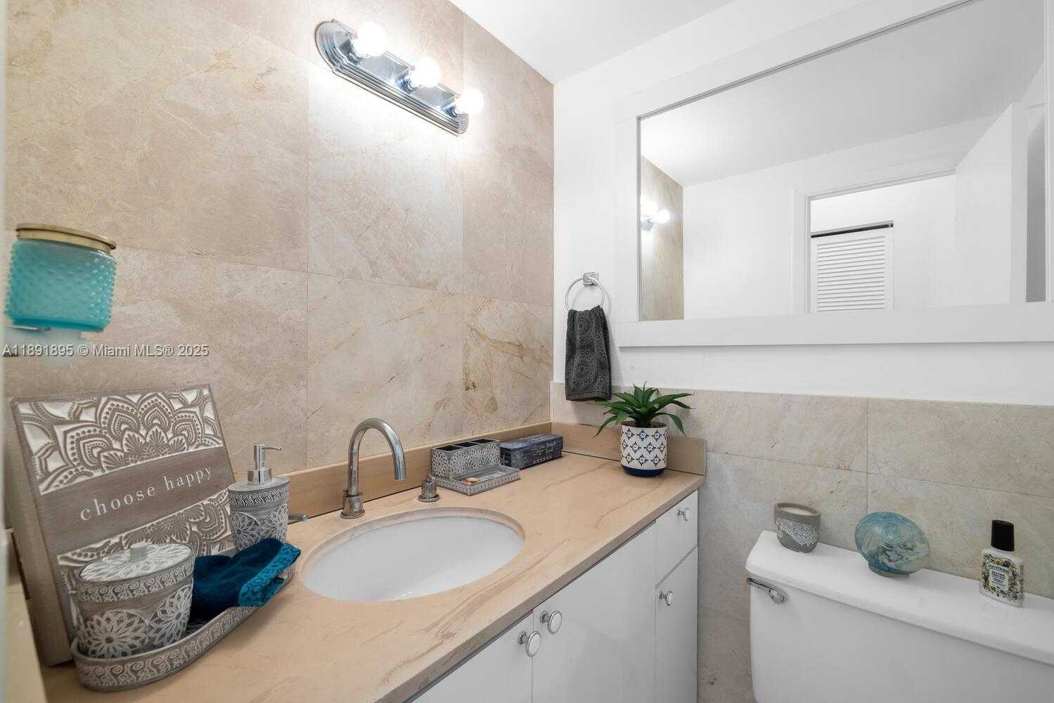 Small Image of 500 BAYVIEW DR #2119, Sunny Isles Beach Number 13