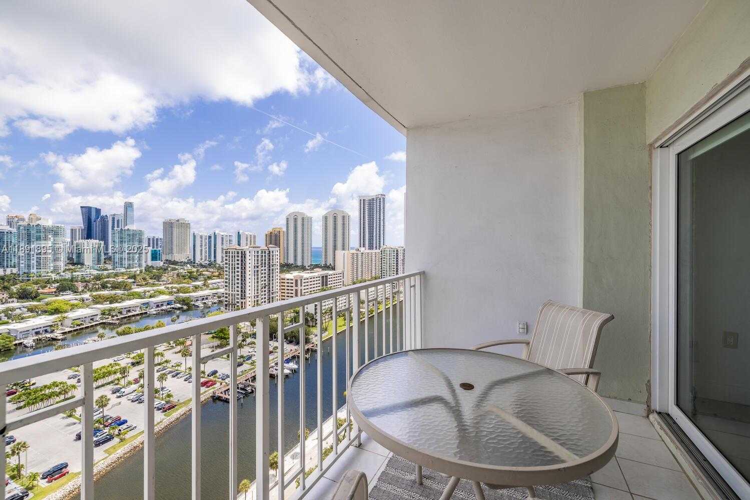 Small Image of 500 BAYVIEW DR #2119, Sunny Isles Beach Number 15
