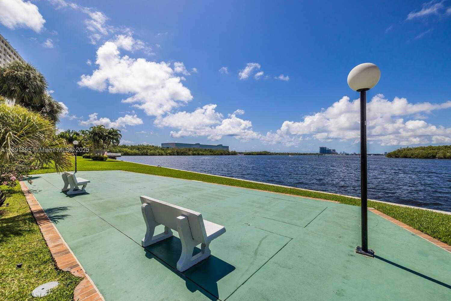 Small Image of 500 BAYVIEW DR #2119, Sunny Isles Beach Number 17
