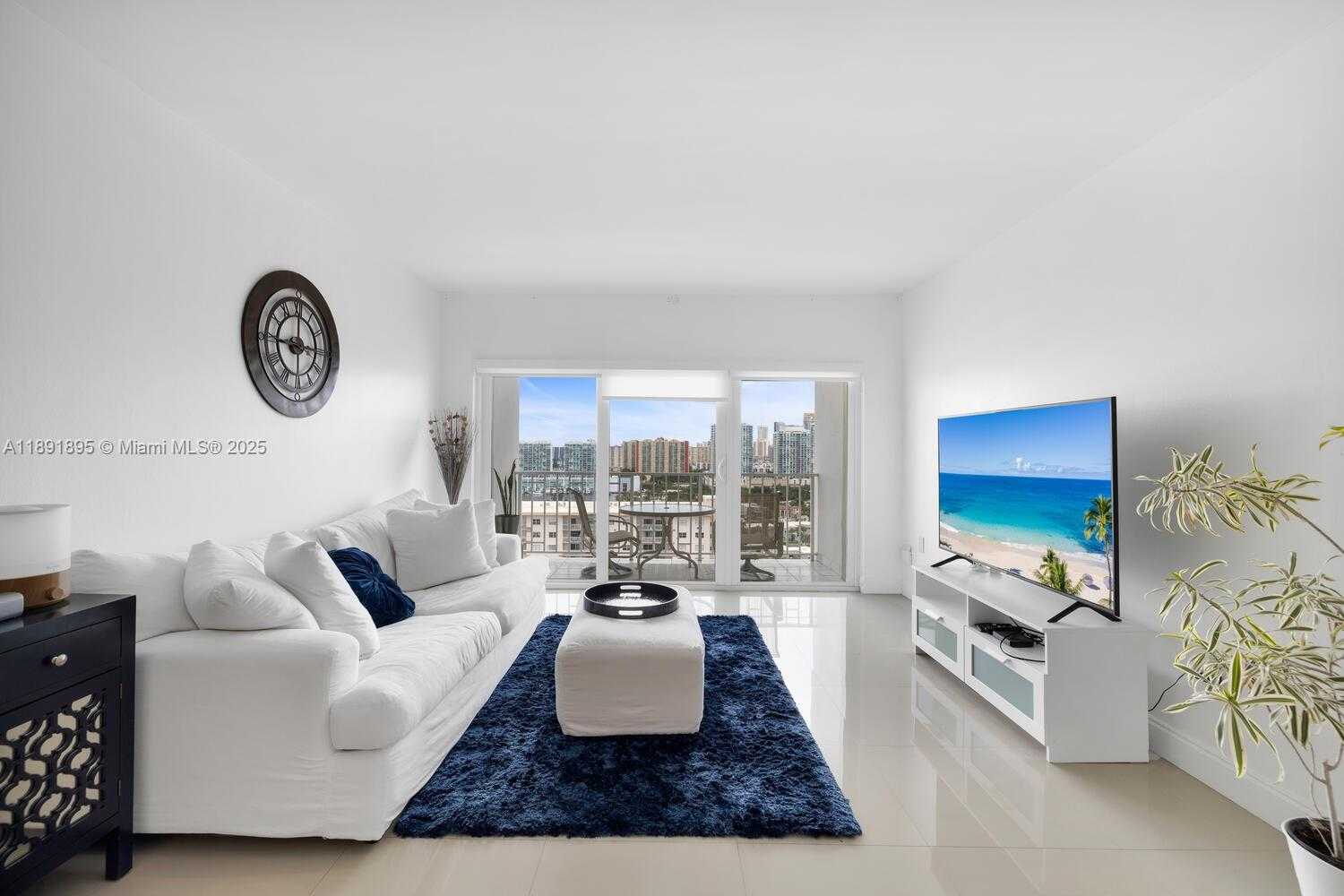 Small Image of 500 BAYVIEW DR #2119, Sunny Isles Beach Number 2