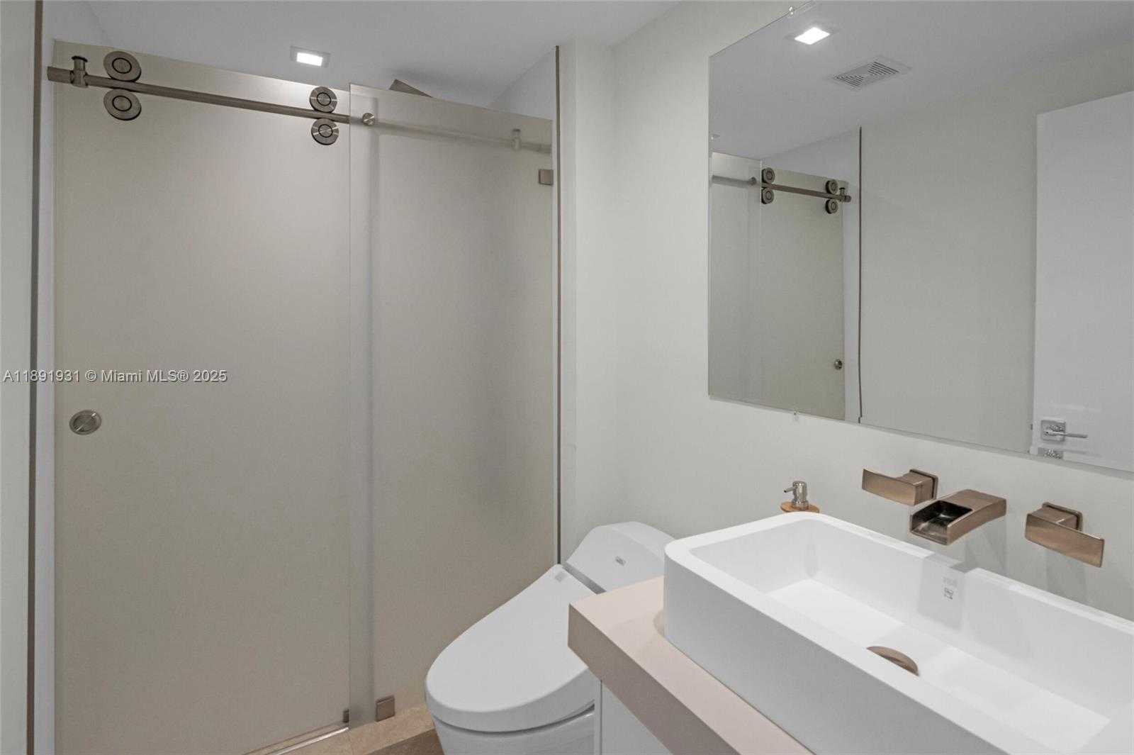 Small Image of 20515 EAST COUNTRY CLUB DR #343, Aventura Number 16