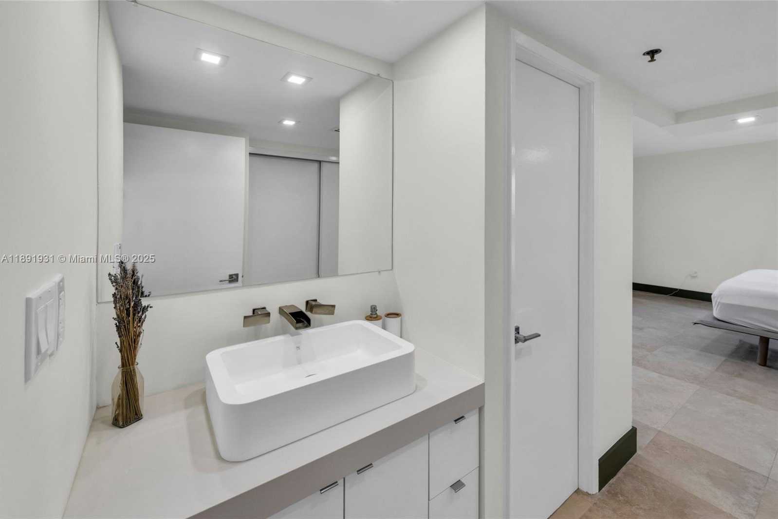 Small Image of 20515 EAST COUNTRY CLUB DR #343, Aventura Number 17