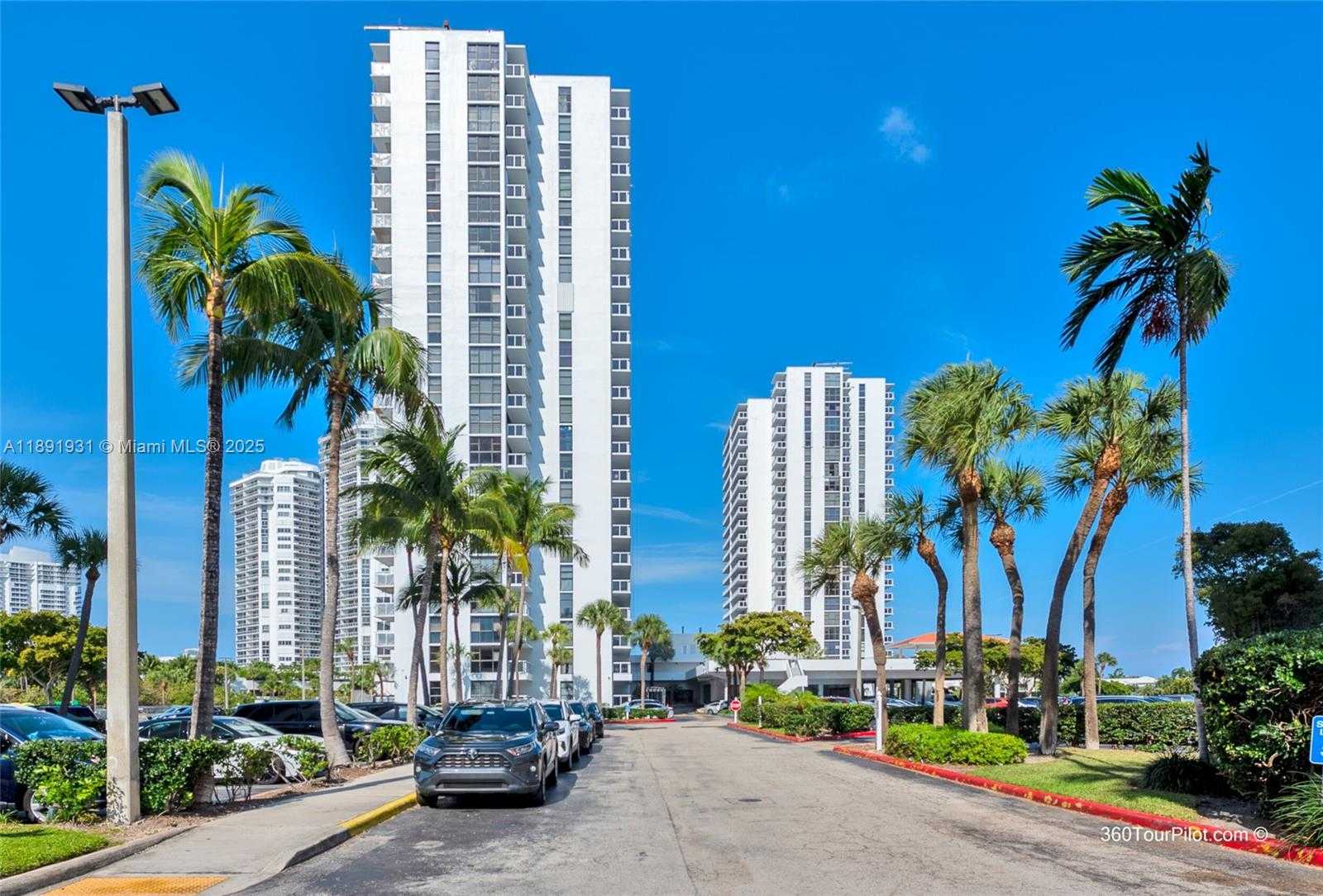 Small Image of 20515 EAST COUNTRY CLUB DR #343, Aventura Number 2