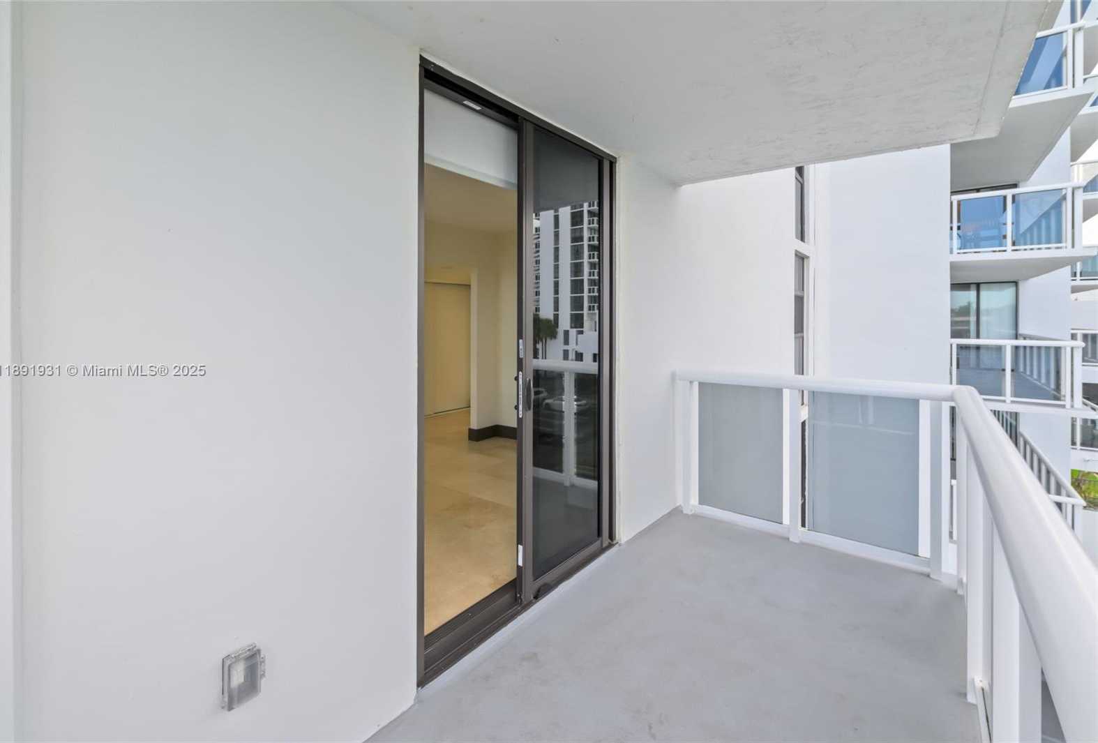 Small Image of 20515 EAST COUNTRY CLUB DR #343, Aventura Number 21