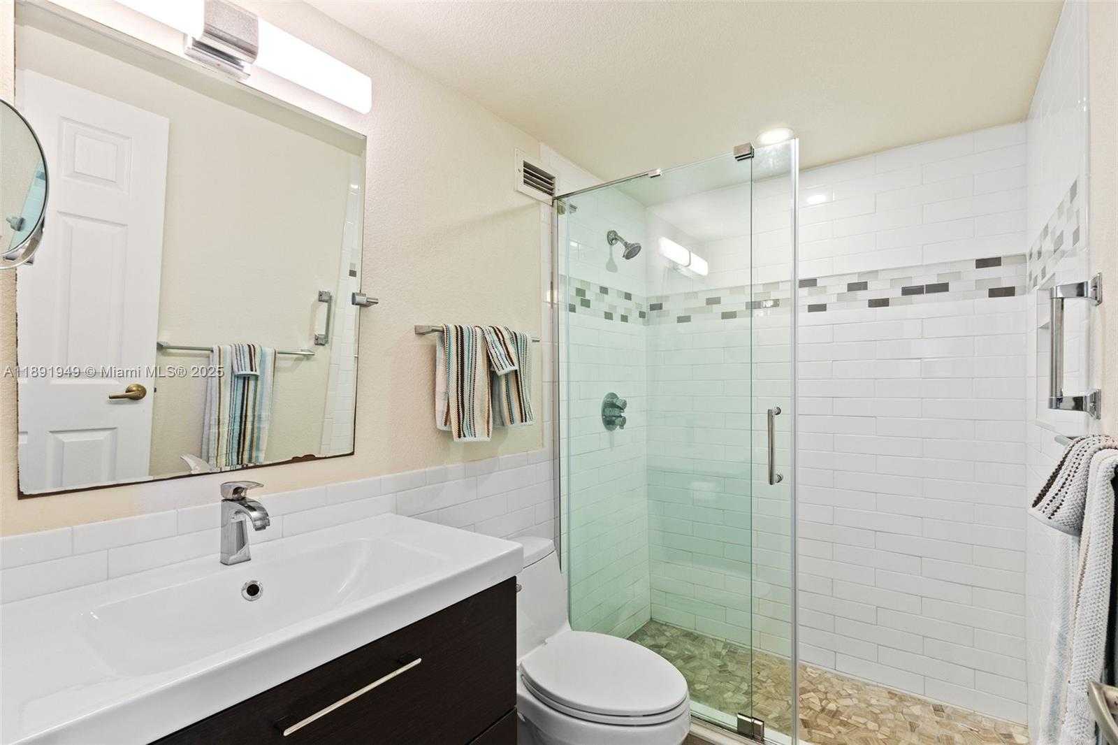 Small Image of 2501 SOUTH OCEAN DR #1117, Hollywood Number 7