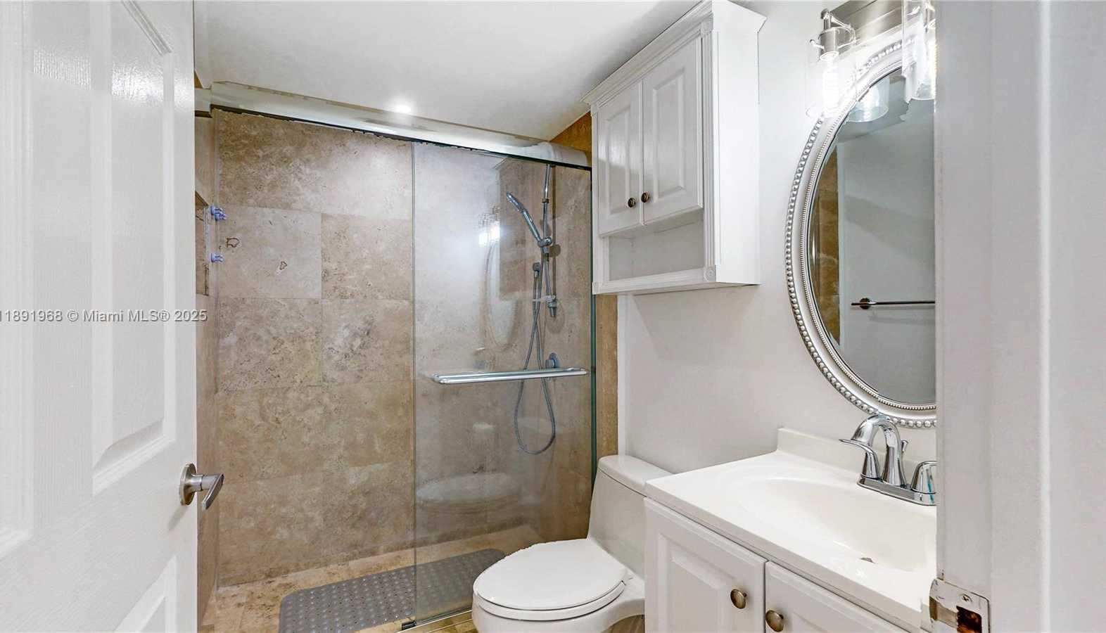 Small Image of 770 CLAUGHTON ISLAND DR #1012, Miami Number 15