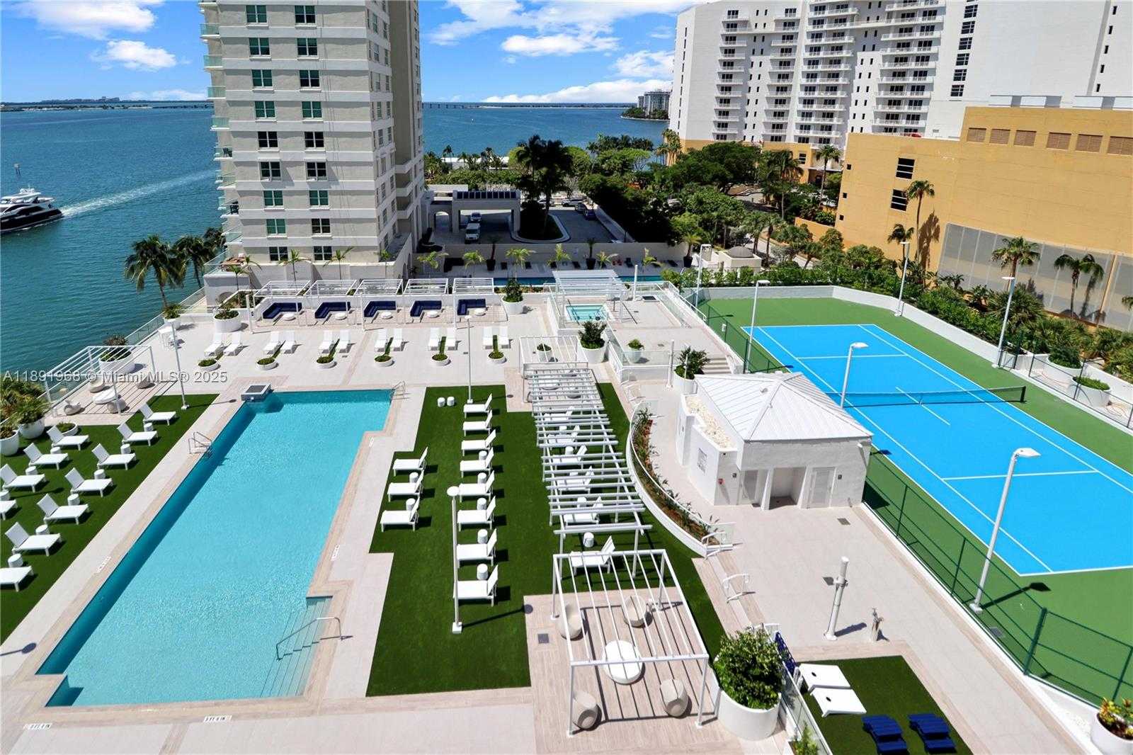 Small Image of 770 CLAUGHTON ISLAND DR #1012, Miami Number 17