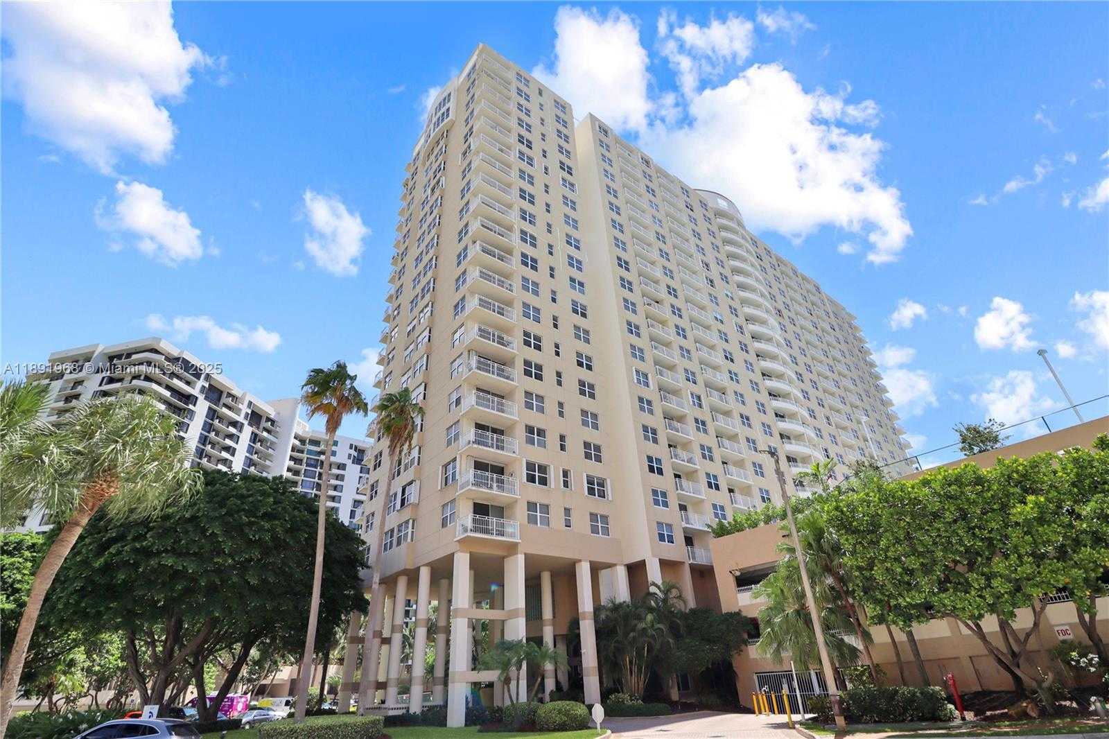 Small Image of 770 CLAUGHTON ISLAND DR #1012, Miami Number 20