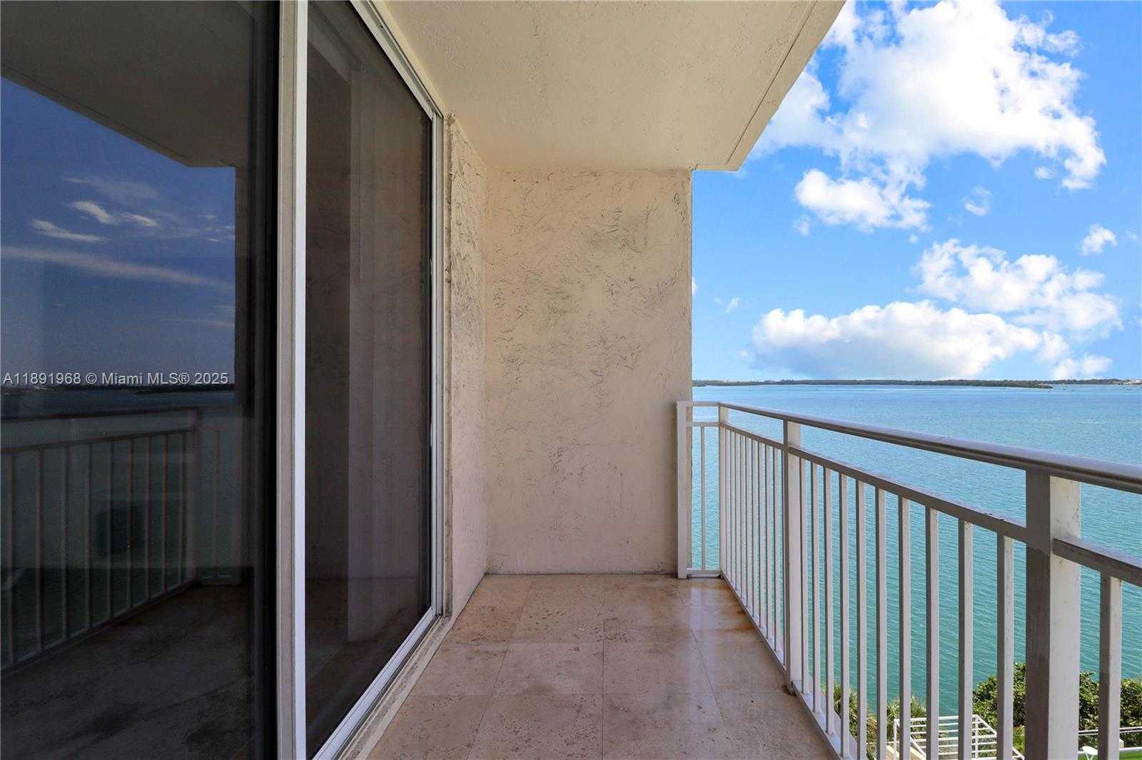 Small Image of 770 CLAUGHTON ISLAND DR #1012, Miami Number 3
