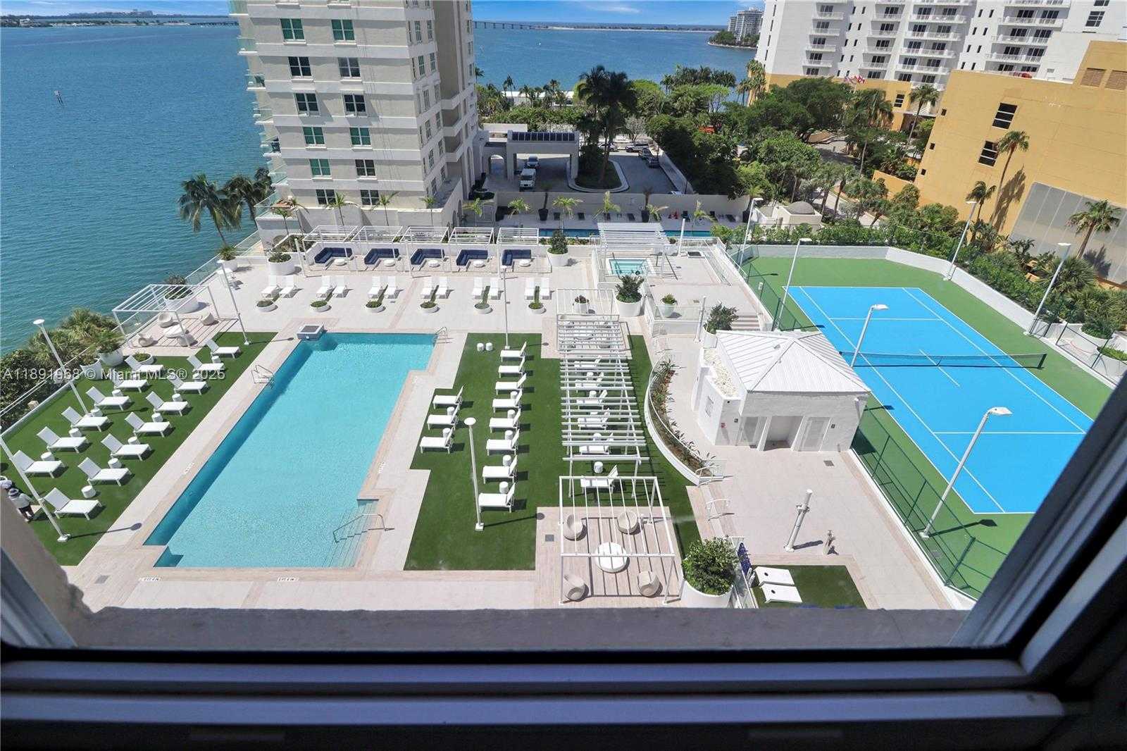 Small Image of 770 CLAUGHTON ISLAND DR #1012, Miami Number 4