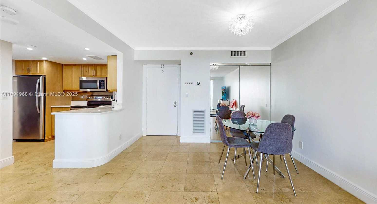 Small Image of 770 CLAUGHTON ISLAND DR #1012, Miami Number 6