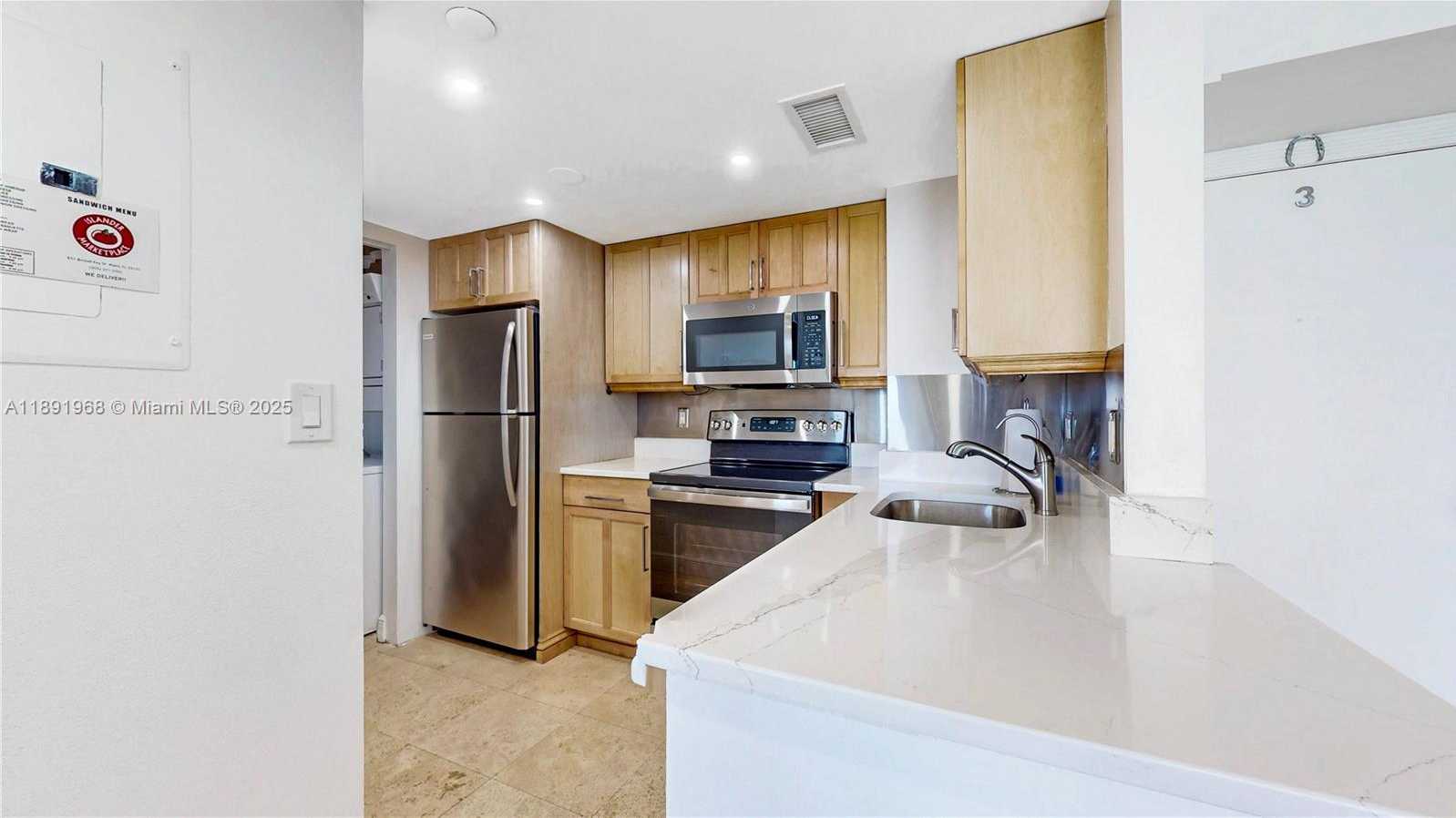 Small Image of 770 CLAUGHTON ISLAND DR #1012, Miami Number 9