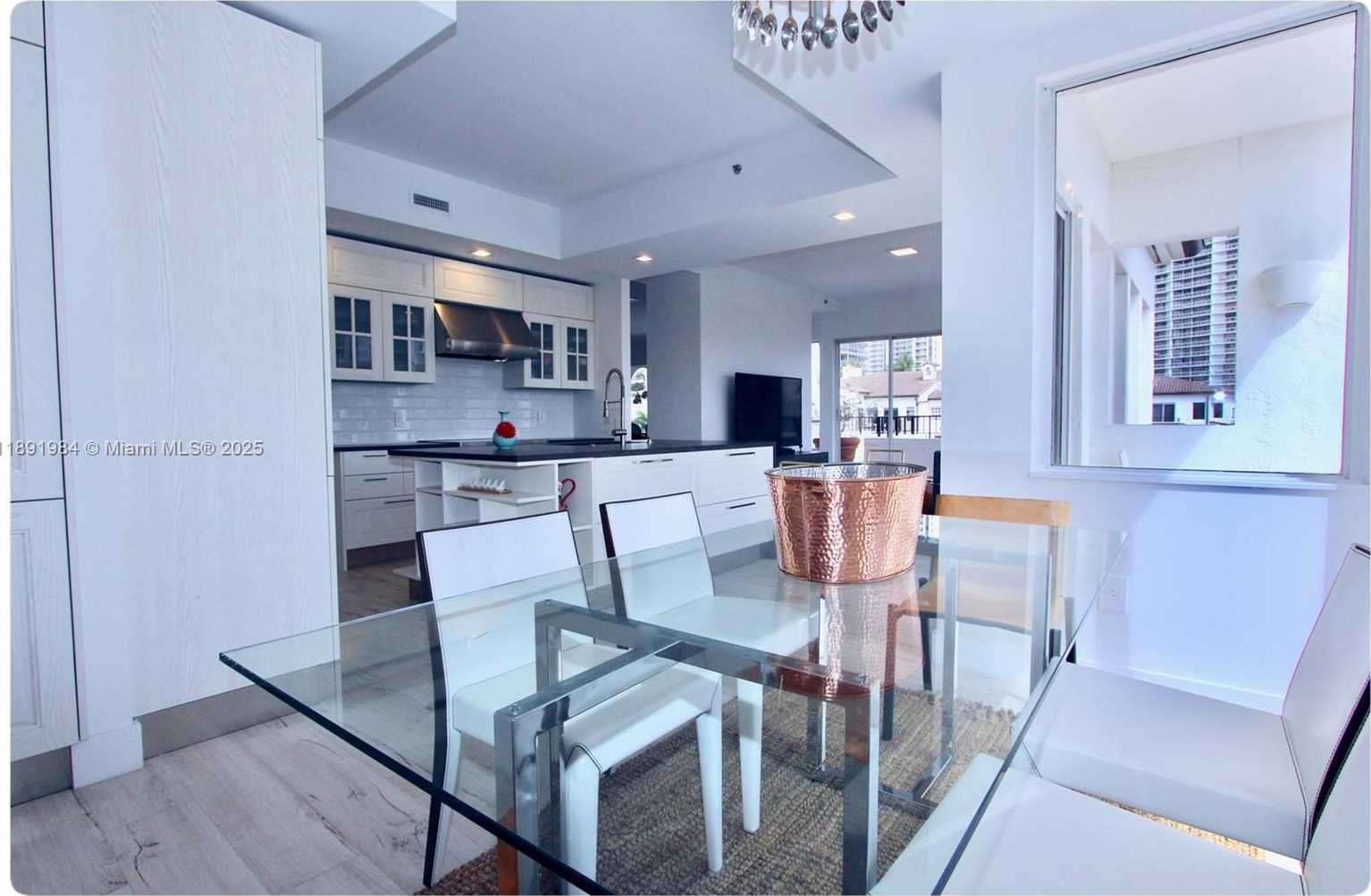 Small Image of 3500 ISLAND BLVD #DPH01, Aventura Number 20