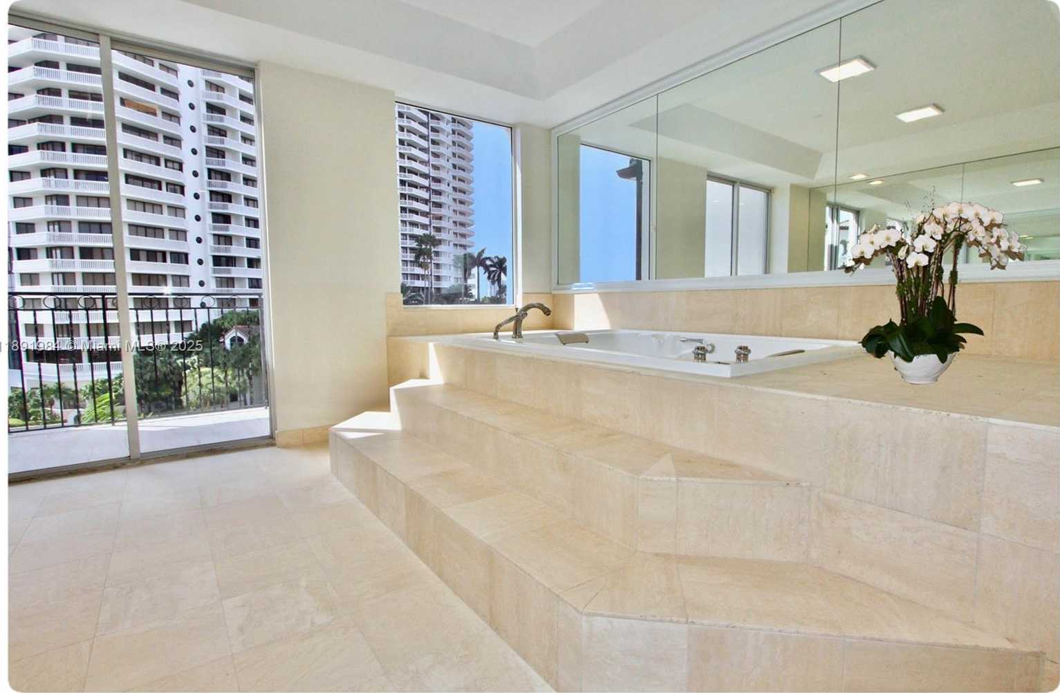 Small Image of 3500 ISLAND BLVD #DPH01, Aventura Number 32