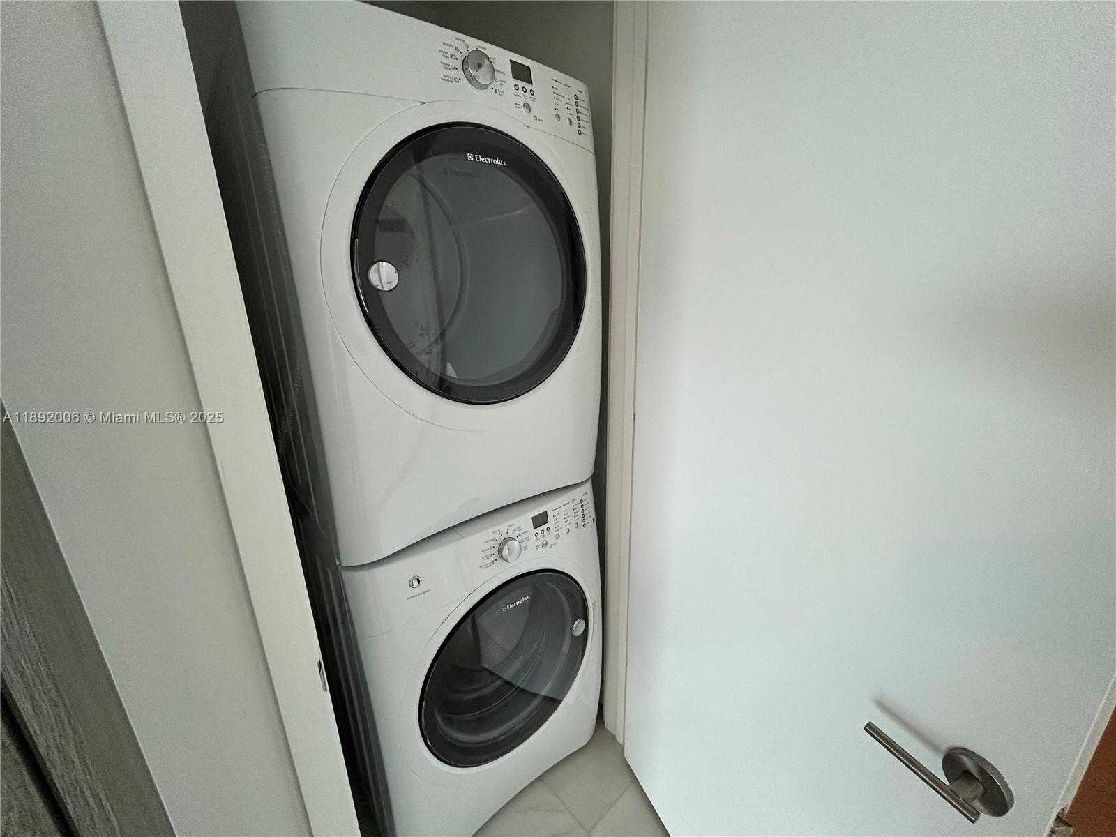 Small Image of 2900 NORTH EAST 7TH AVE #306, Miami Number 16