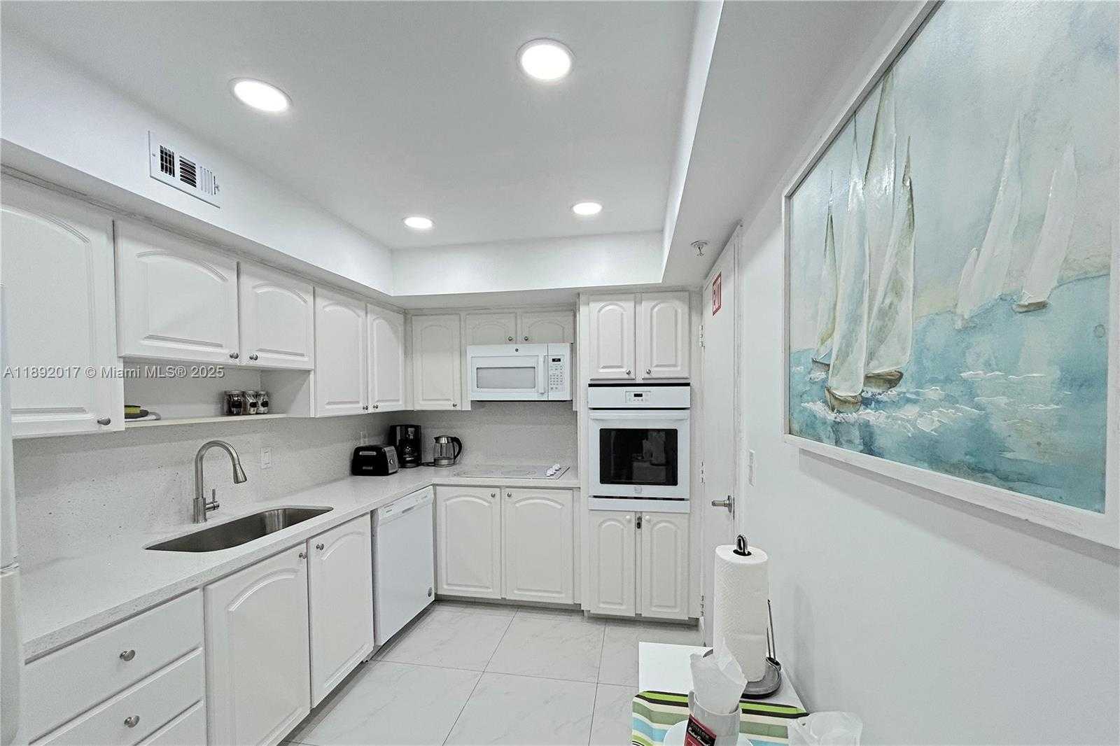 Small Image of 3901 SOUTH OCEAN DR #15R, Hollywood Number 5